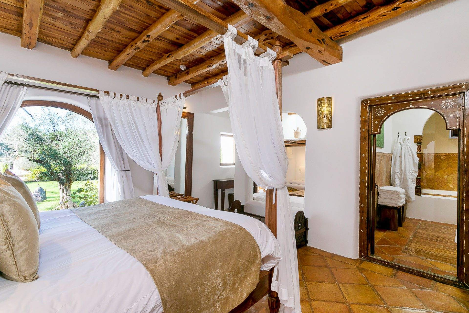 atzaro-agroturismo-ibiza-luxury-hotel-bedrooms-1