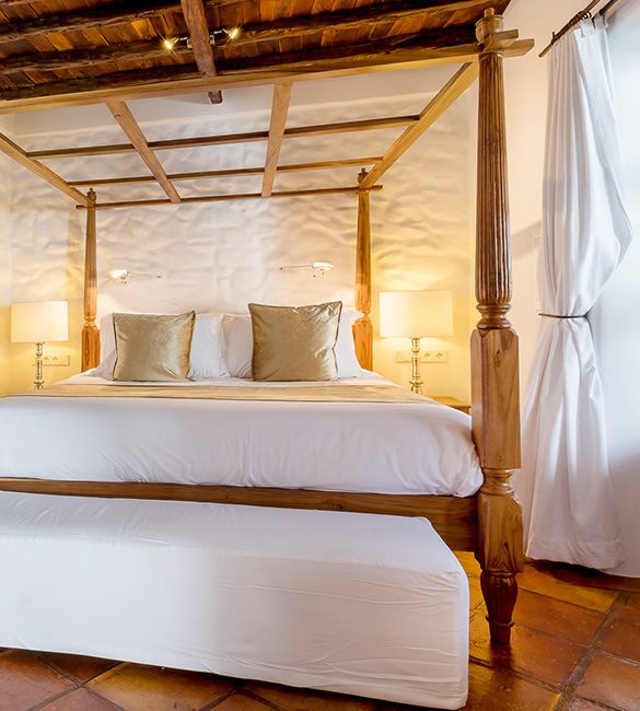 atzaro-agroturismo-ibiza-luxury-hotel-bedrooms-double-square