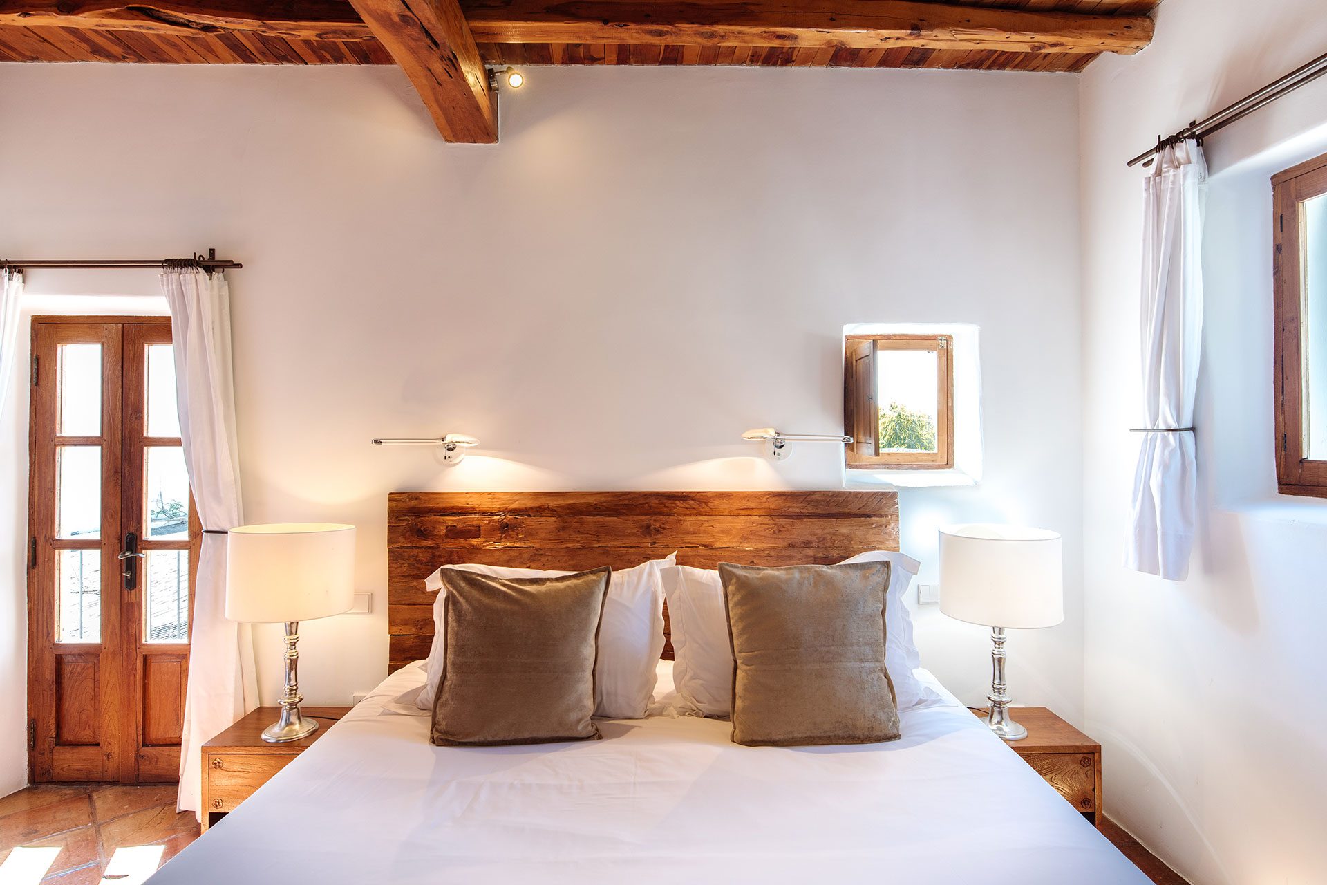 atzaro-agroturismo-ibiza-luxury-hotel-bedrooms-double-superior-2