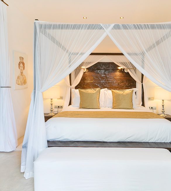 atzaro-agroturismo-ibiza-luxury-hotel-bedrooms-suite-deluxe-diamante-square